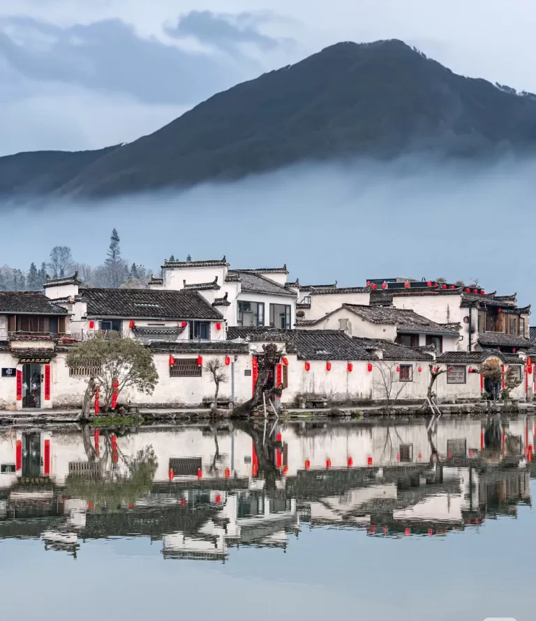 A Travel Guide to Huangshan: Natural Beauty and Huizhou Culture